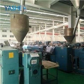 Màquina de tubs de plàstic